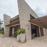 Incredible 4Br Villa With Ocean View In Calablanca