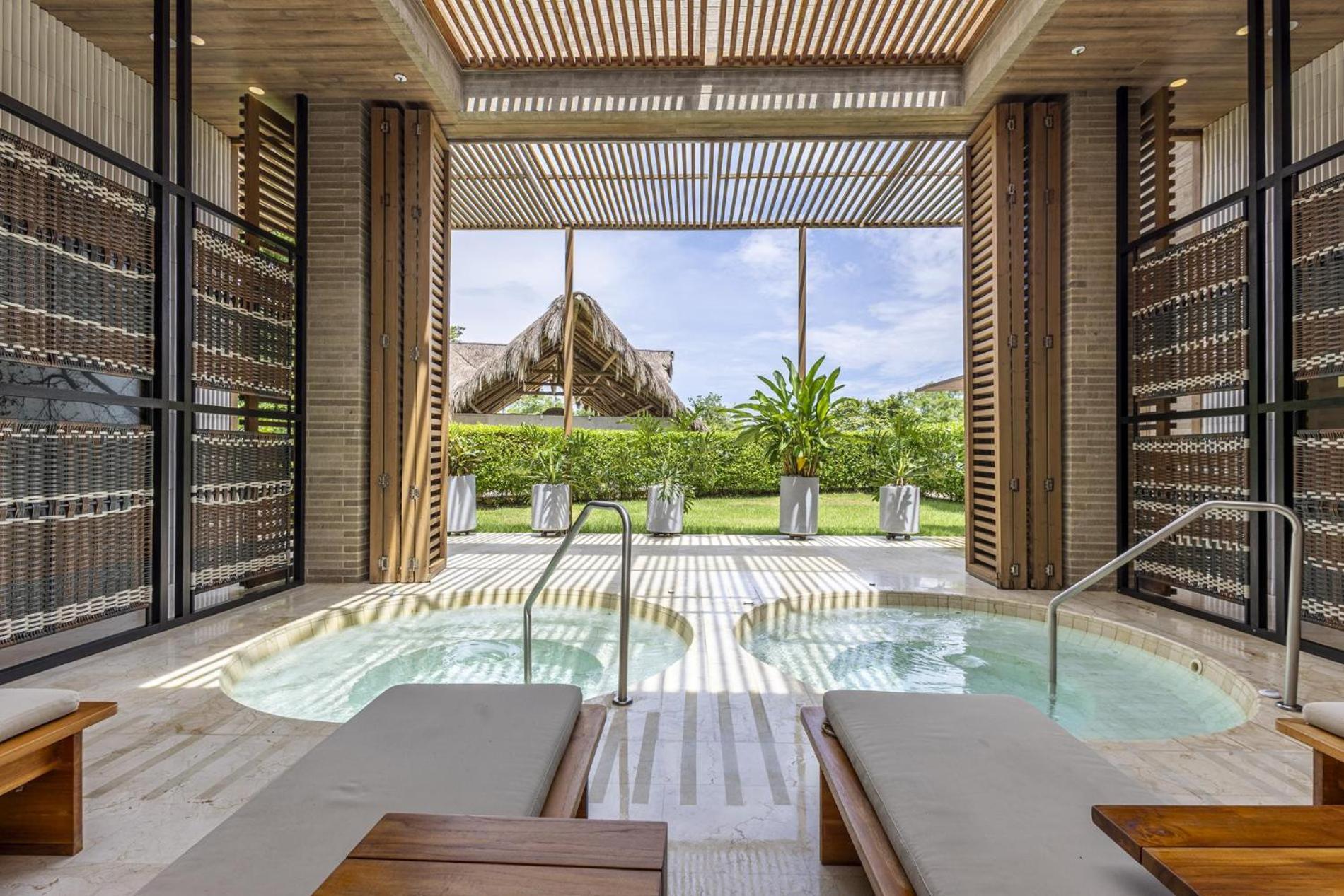 Incredible 4br With Ocean View In Calablanca