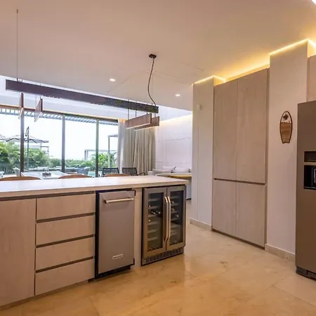 Incredible 4br With Ocean View In Calablanca Villa