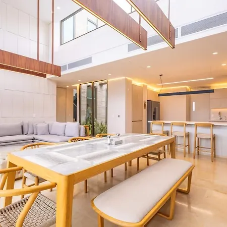 Incredible 4br With Ocean View In Calablanca