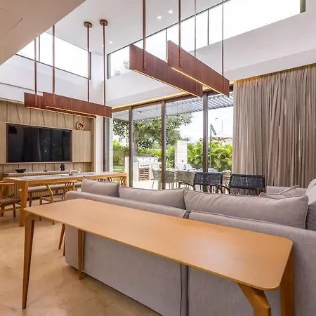Villa Incredible 4br With Ocean View In Calablanca