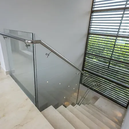 Incredible 4br With Ocean View In Calablanca *